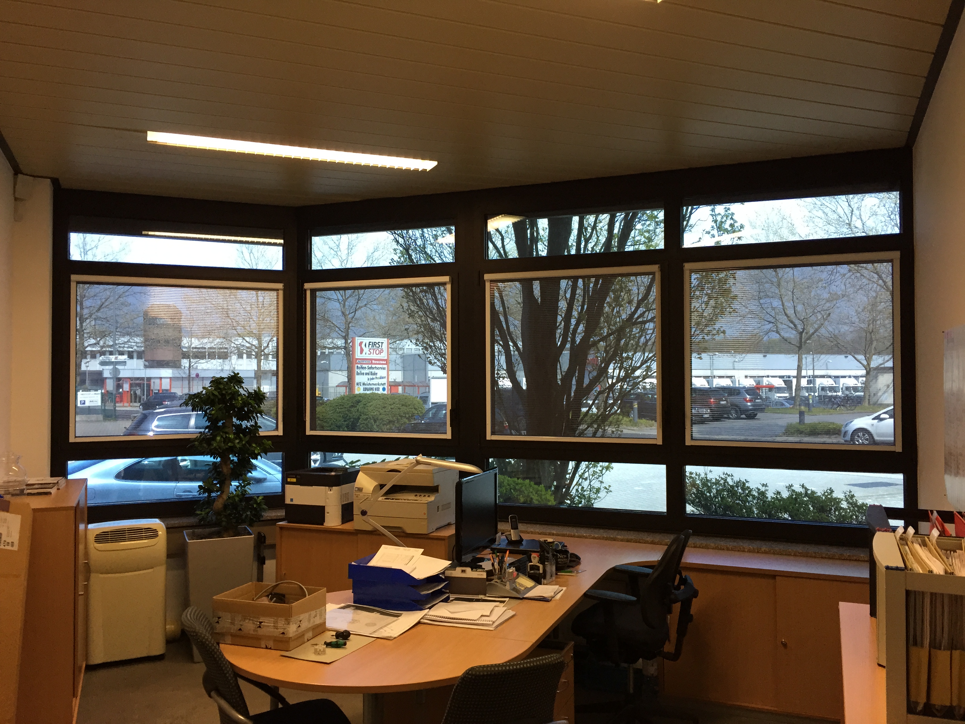 Dachlamellen als Sonnenschutz für Glasdächer und Oberlichter